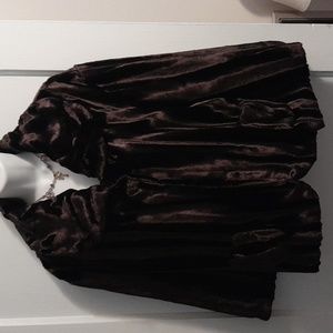 NWOT size 4 Harve Benard chocolate brown faux fur cape style jacket.